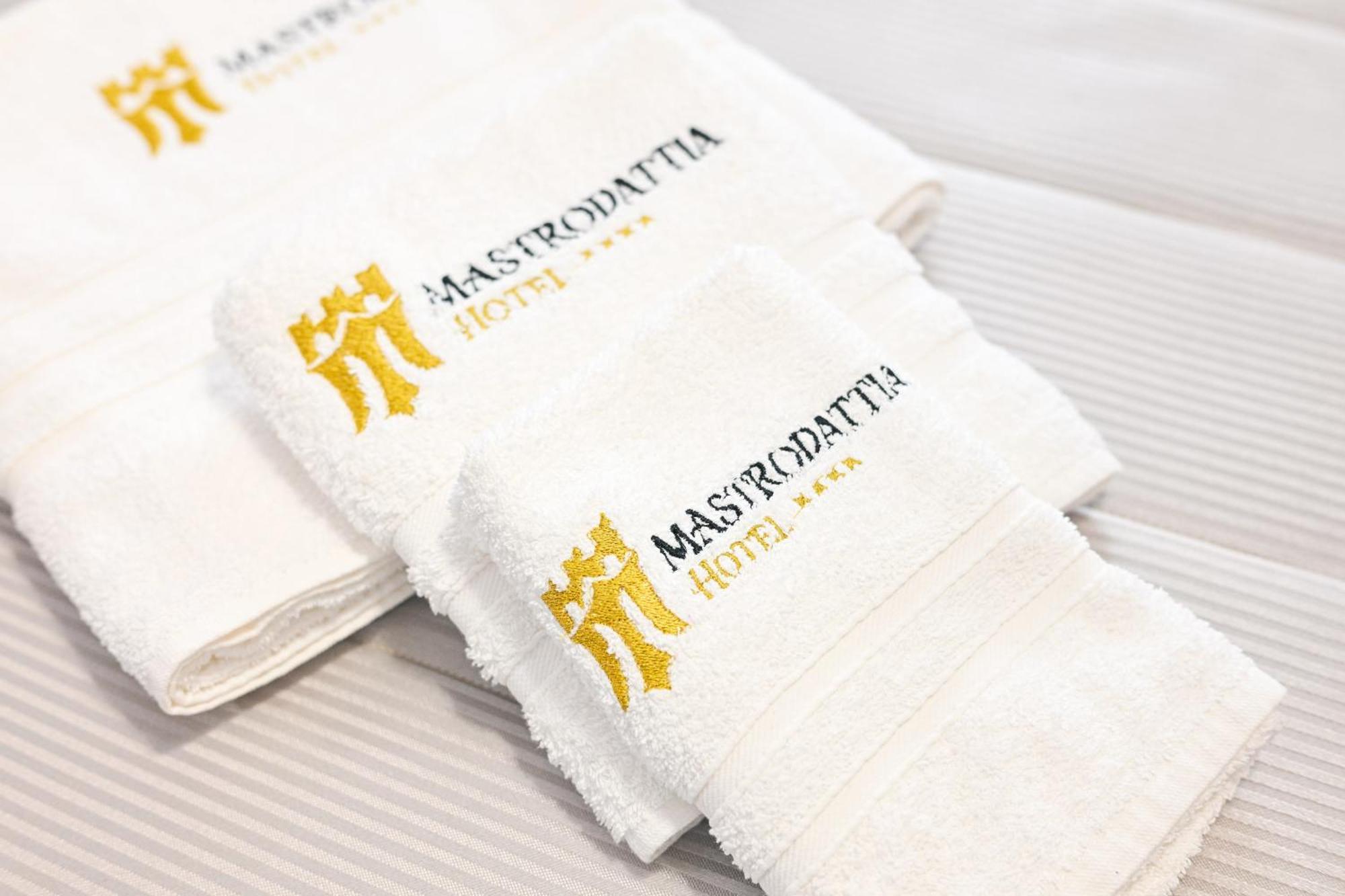 Hotel Mastrodattia Челано Екстер'єр фото