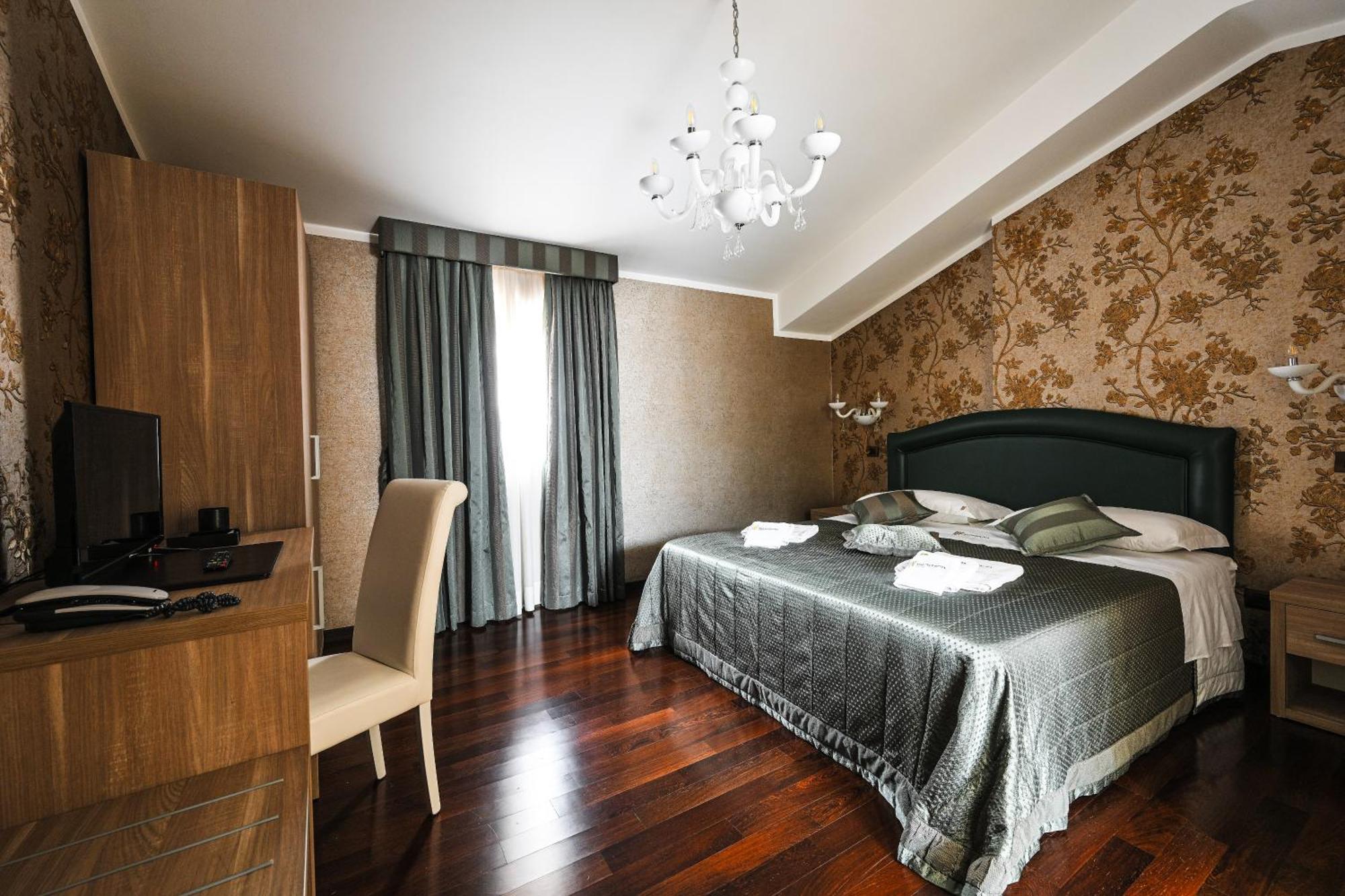 Hotel Mastrodattia Челано Екстер'єр фото