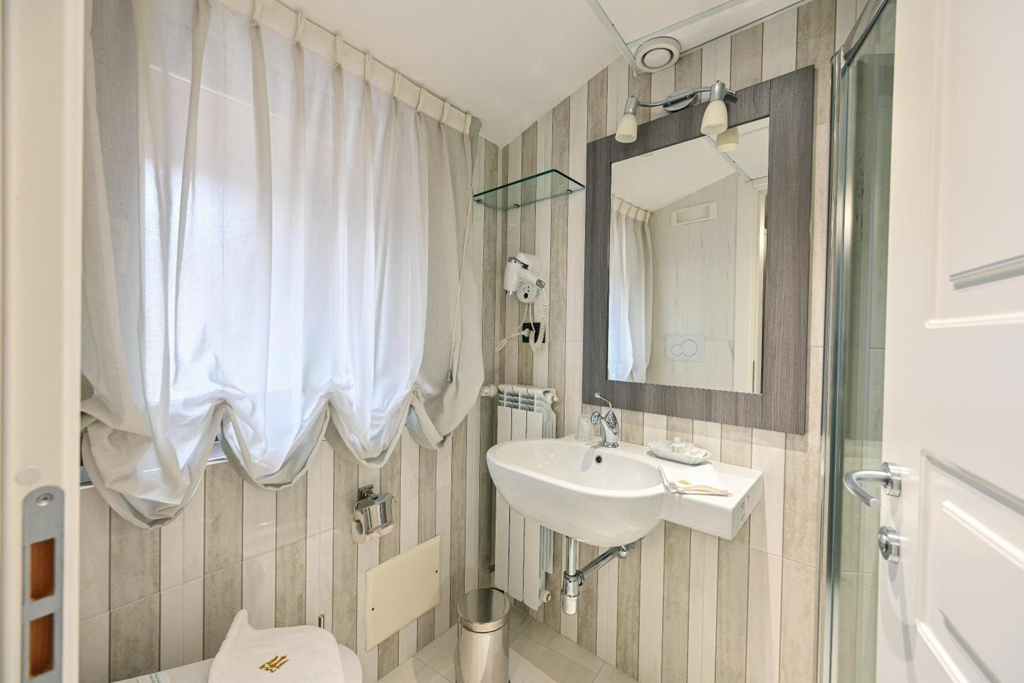 Hotel Mastrodattia Челано Екстер'єр фото