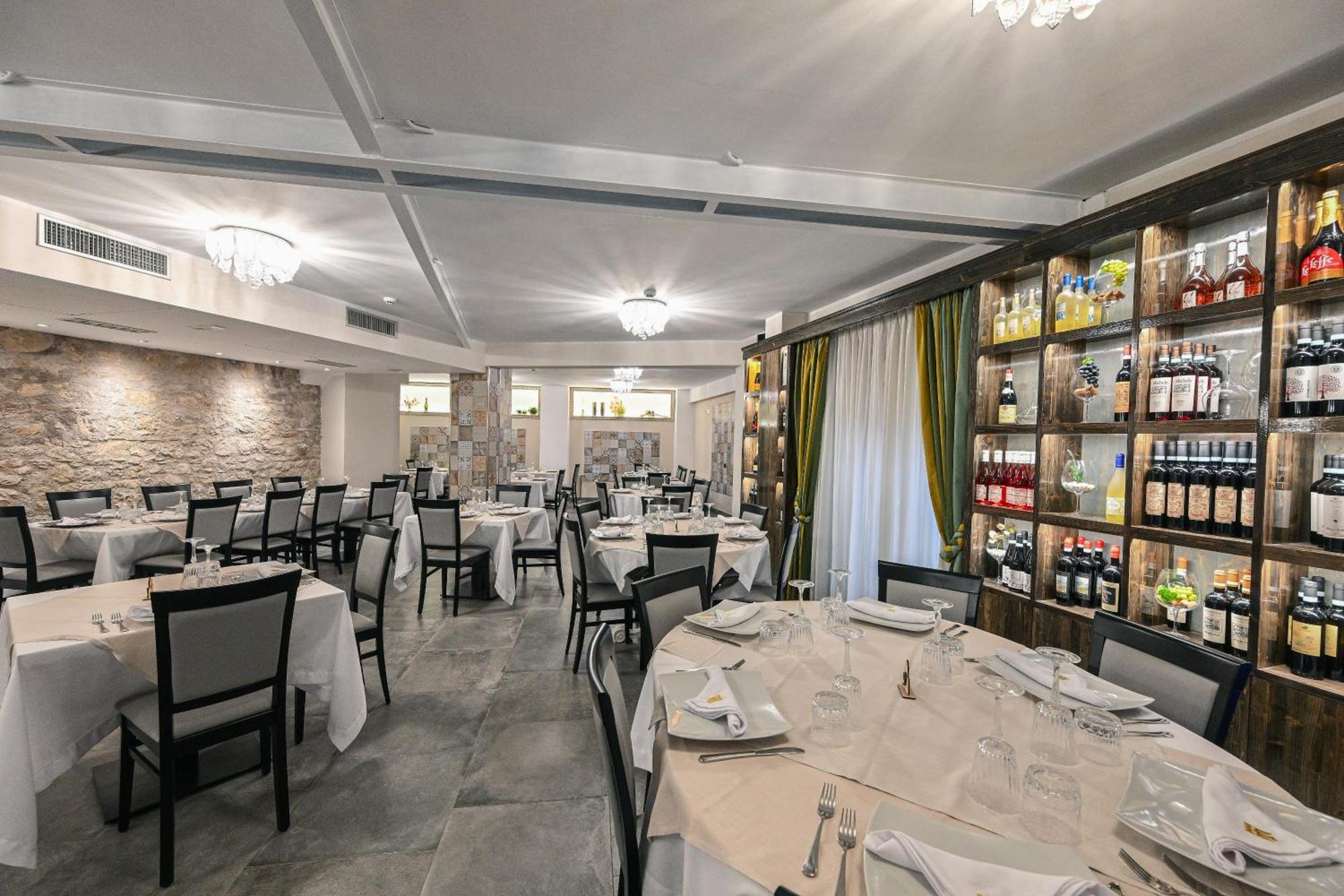 Hotel Mastrodattia Челано Екстер'єр фото