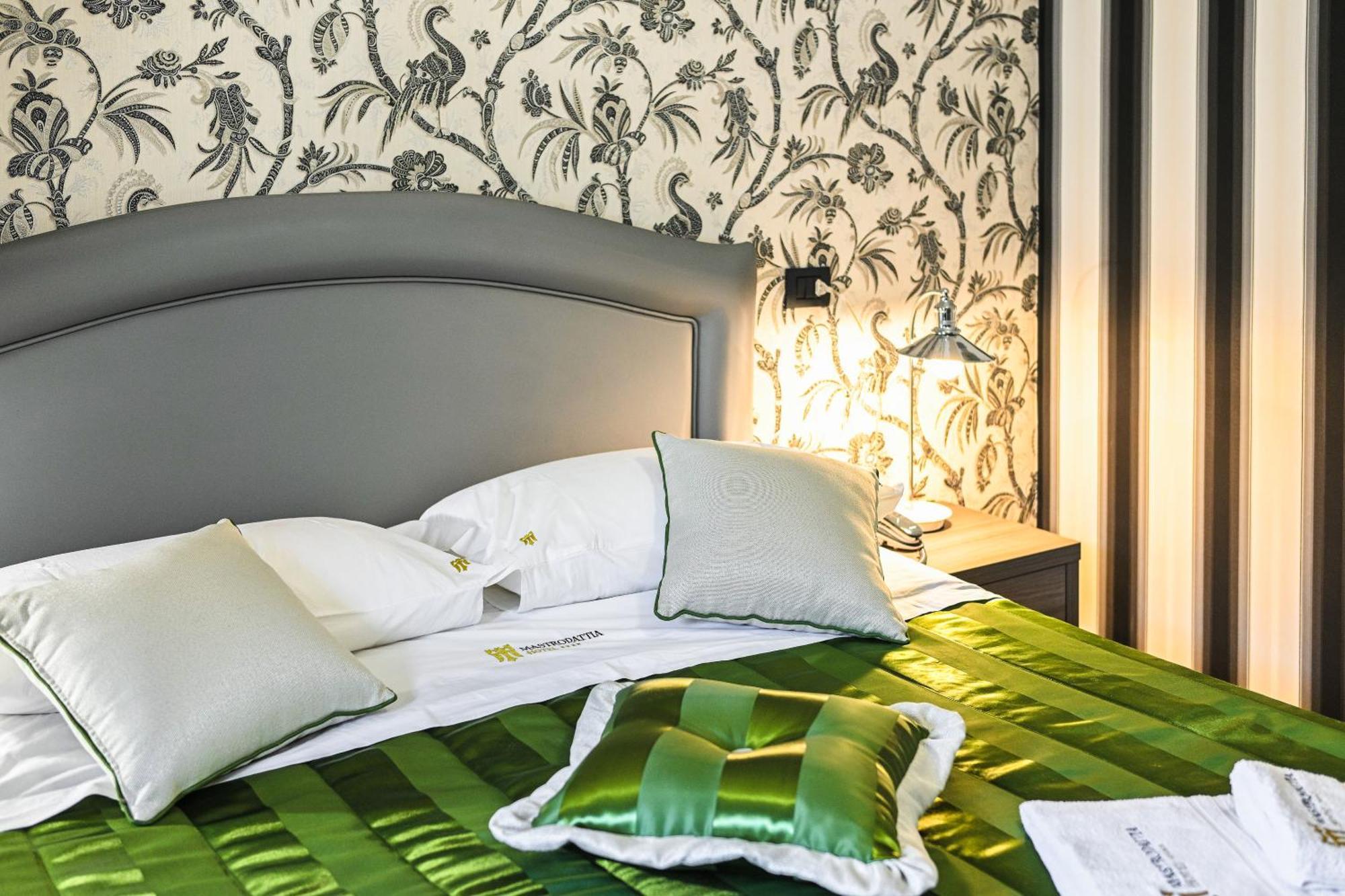Hotel Mastrodattia Челано Екстер'єр фото