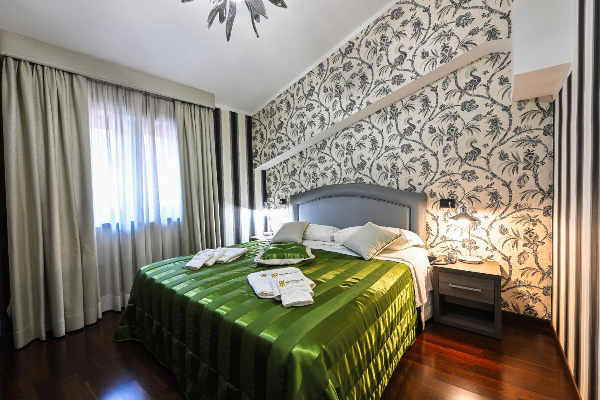 Hotel Mastrodattia Челано Екстер'єр фото