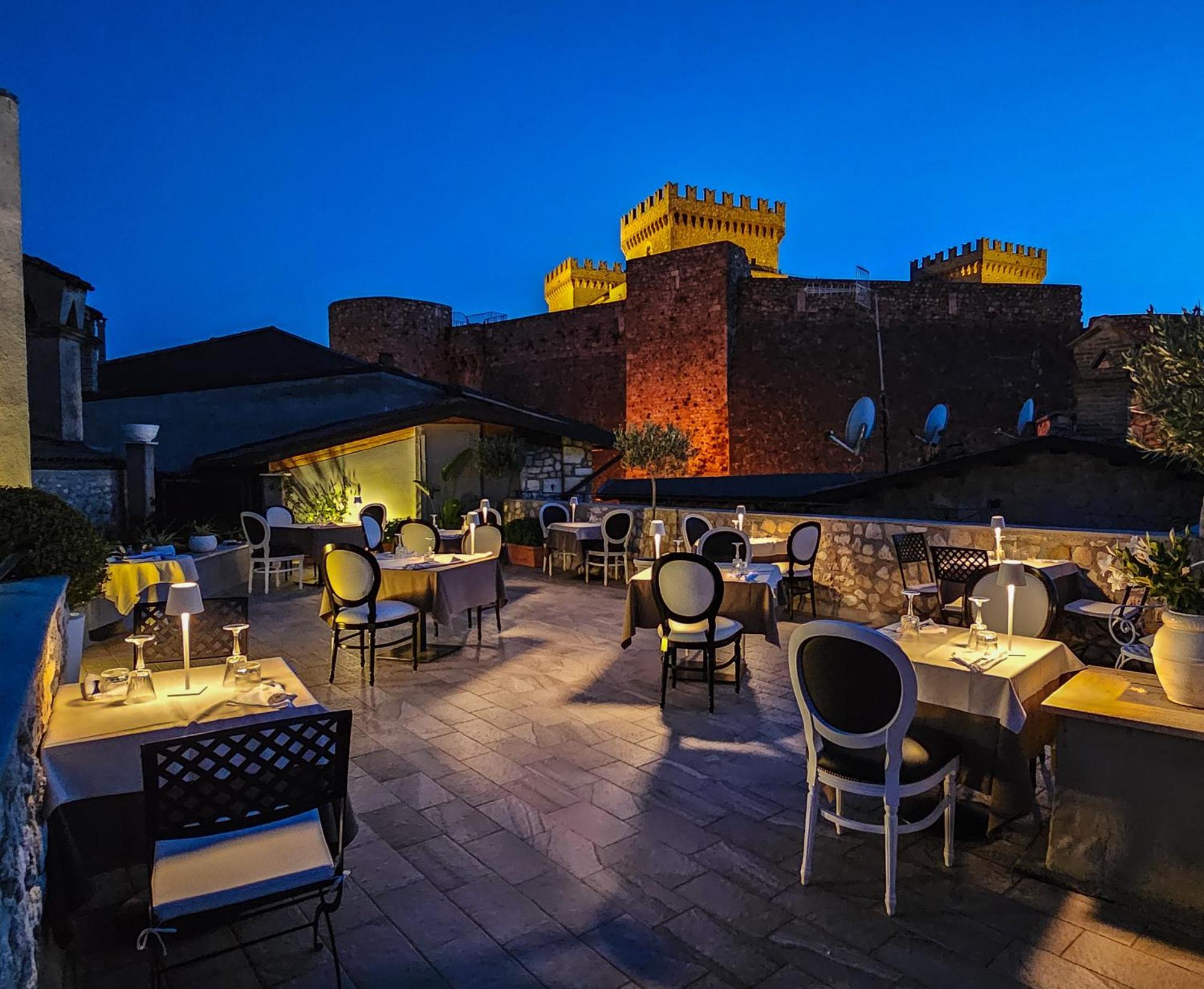 Hotel Mastrodattia Челано Екстер'єр фото